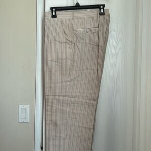 Men’s 100% cotton suit.